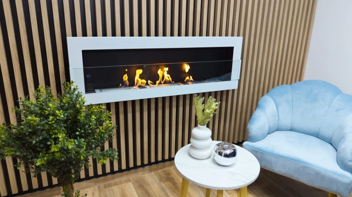 1200-Biokominek 1200x400 biały połysk z szybą aranżacja 02.jpg