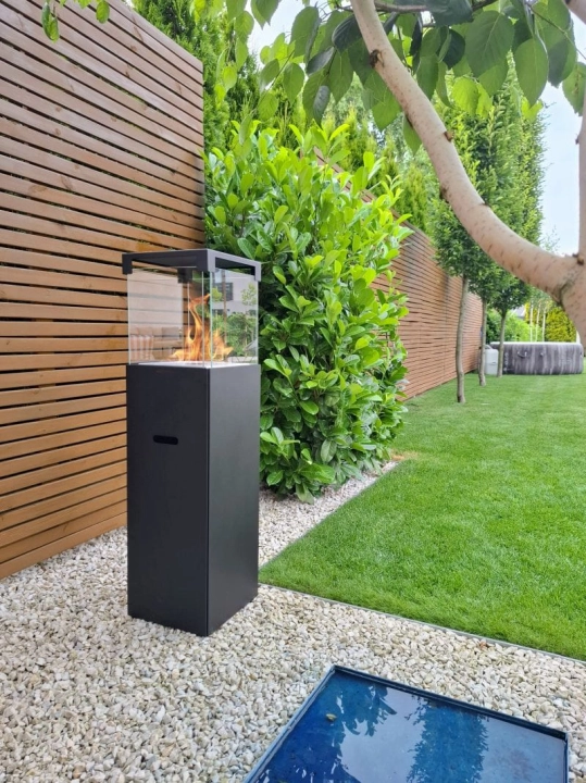 Biokominek Patio czarny aranżacyjne 01.jpg